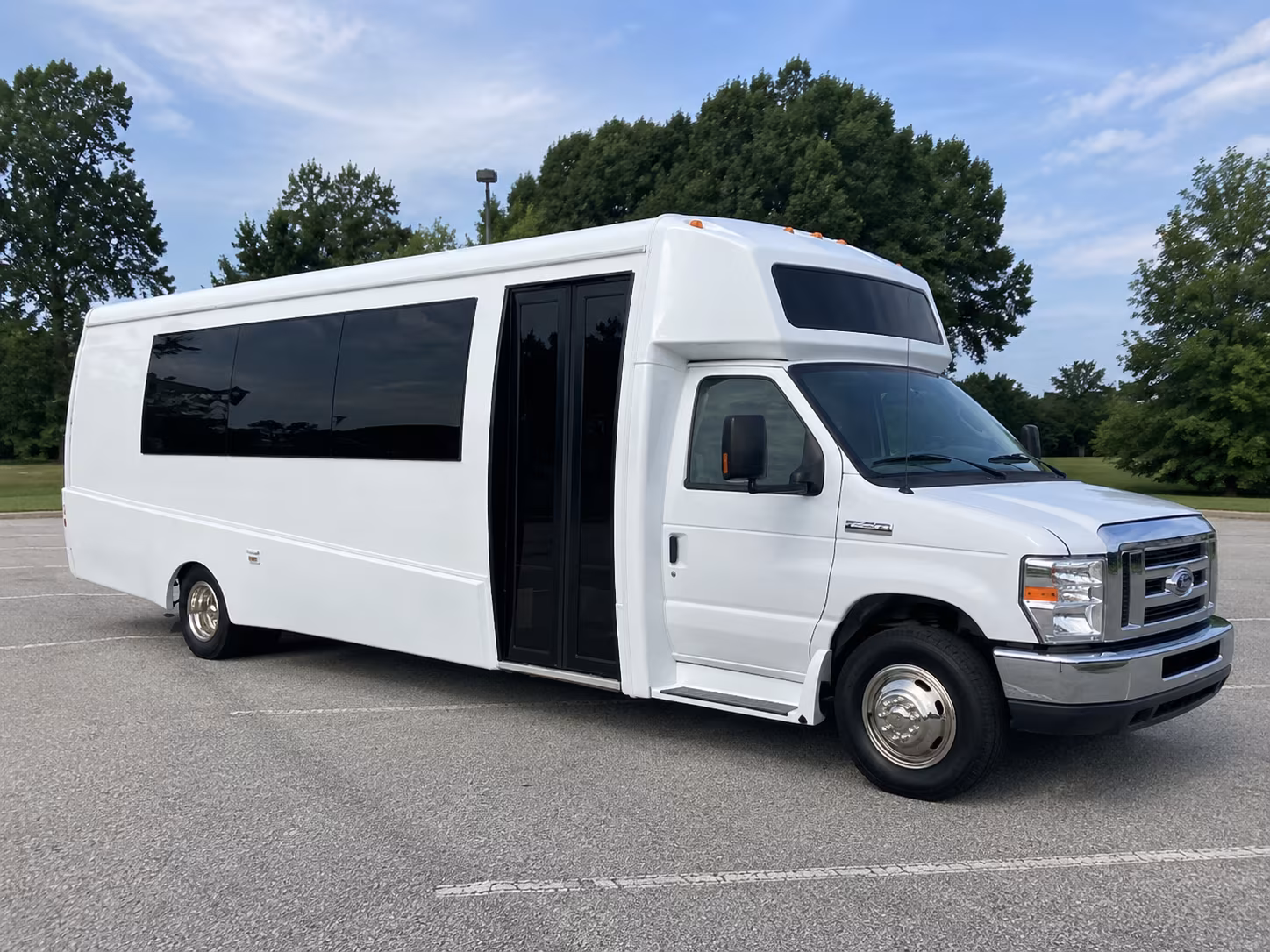 glendale 18 passenger party bus