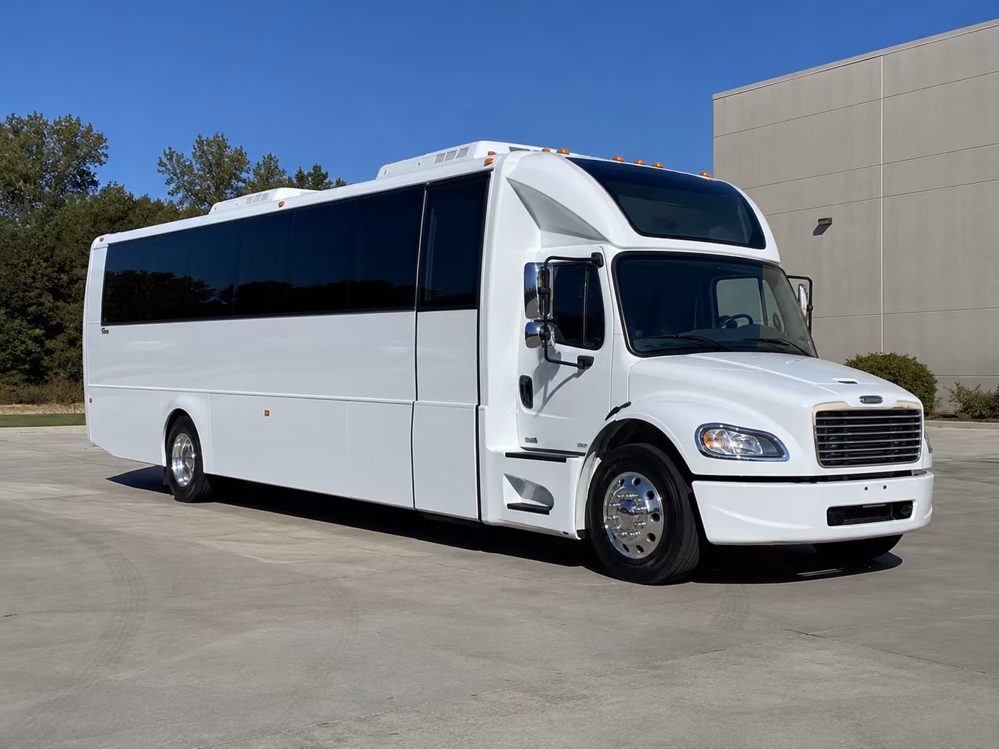 glendale 28 passenger party bus